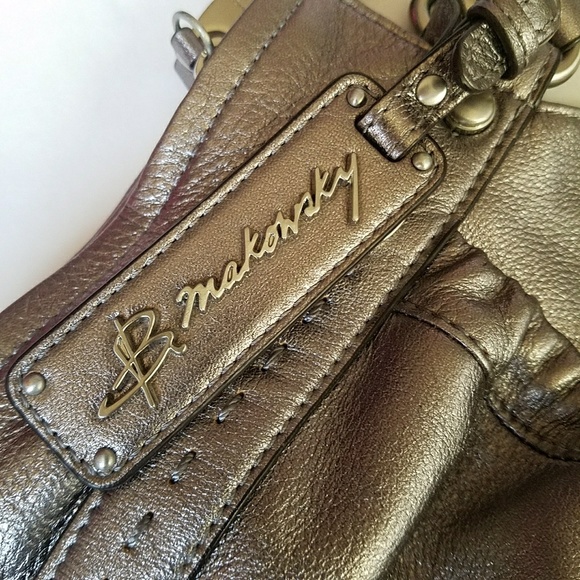 B. Makowsky Silver Hobo Bag Lots of Pockets - Picture 3 of 8